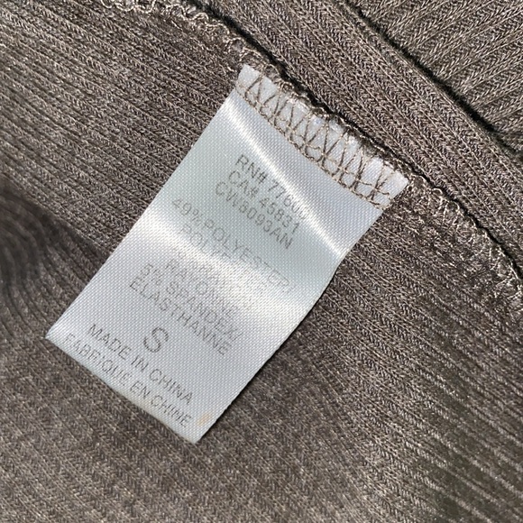 Anthropologie x CHASER Ribbed Hanley Top Olive Green S - Picture 6 of 6